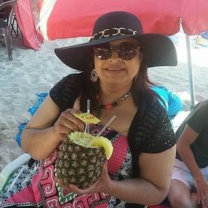 Meet your Posher, Claudia